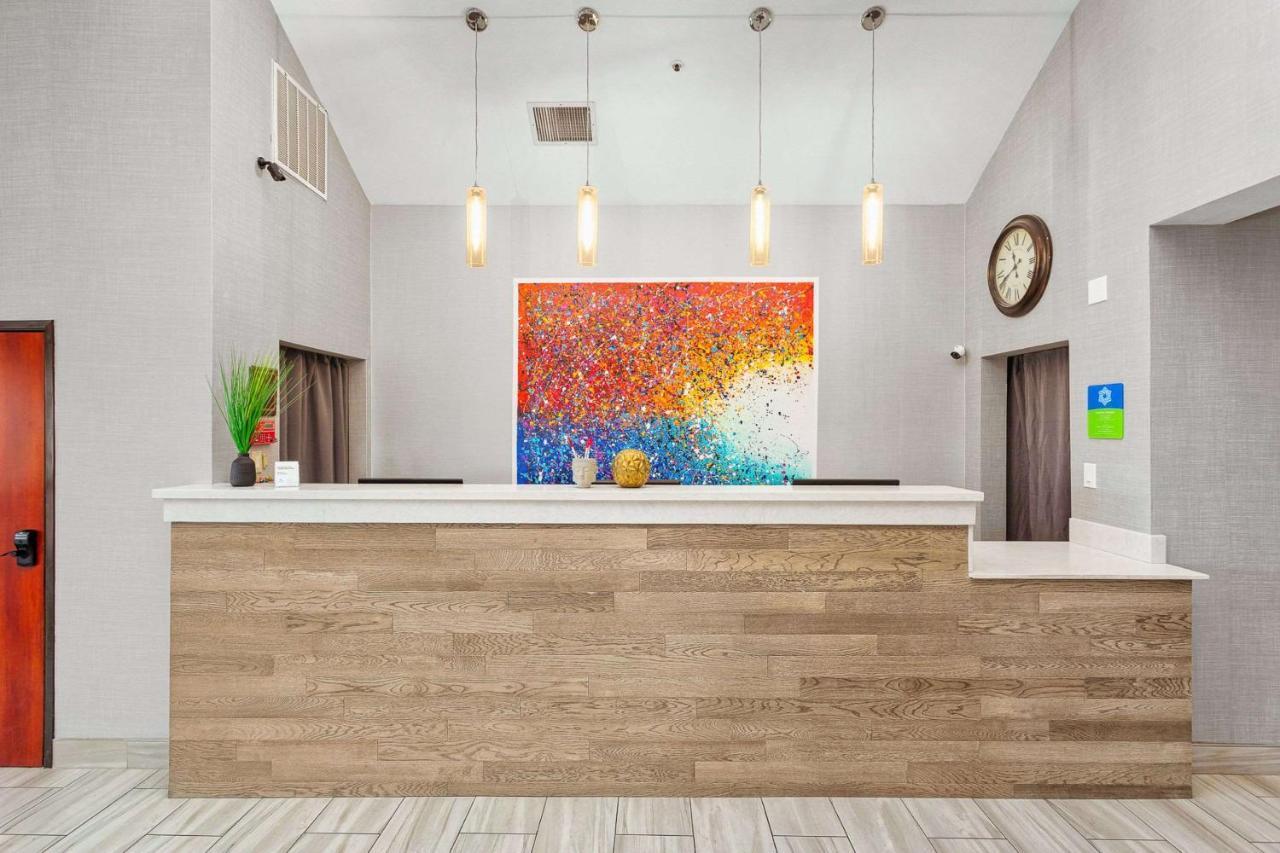 Days Inn By Wyndham Portland East Esterno foto