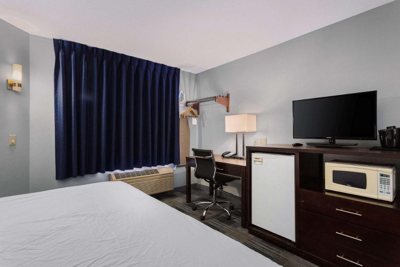 Days Inn By Wyndham Portland East Esterno foto