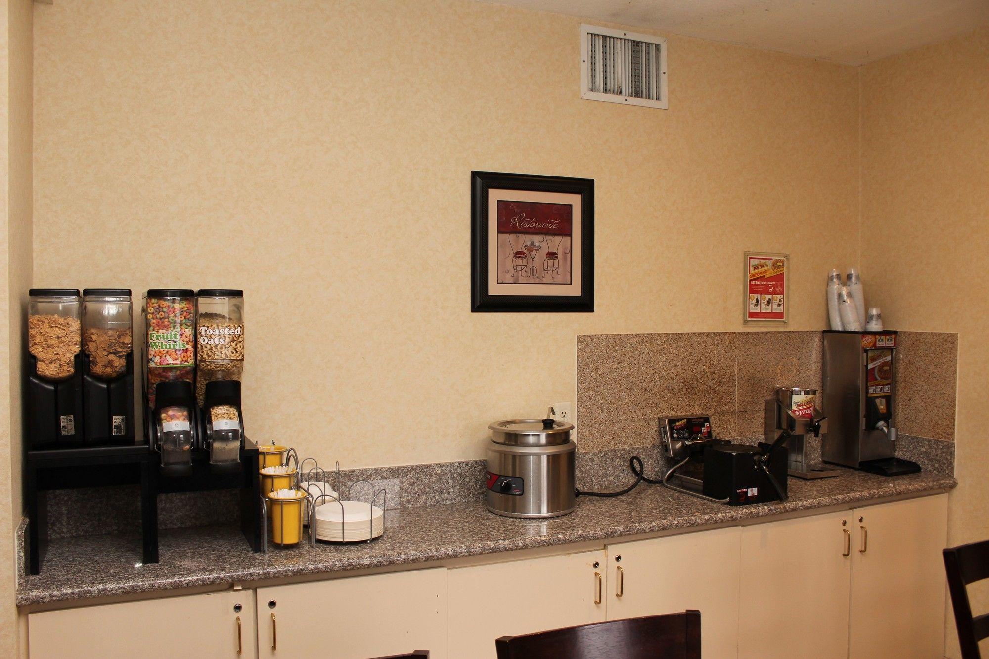 Days Inn By Wyndham Portland East Esterno foto