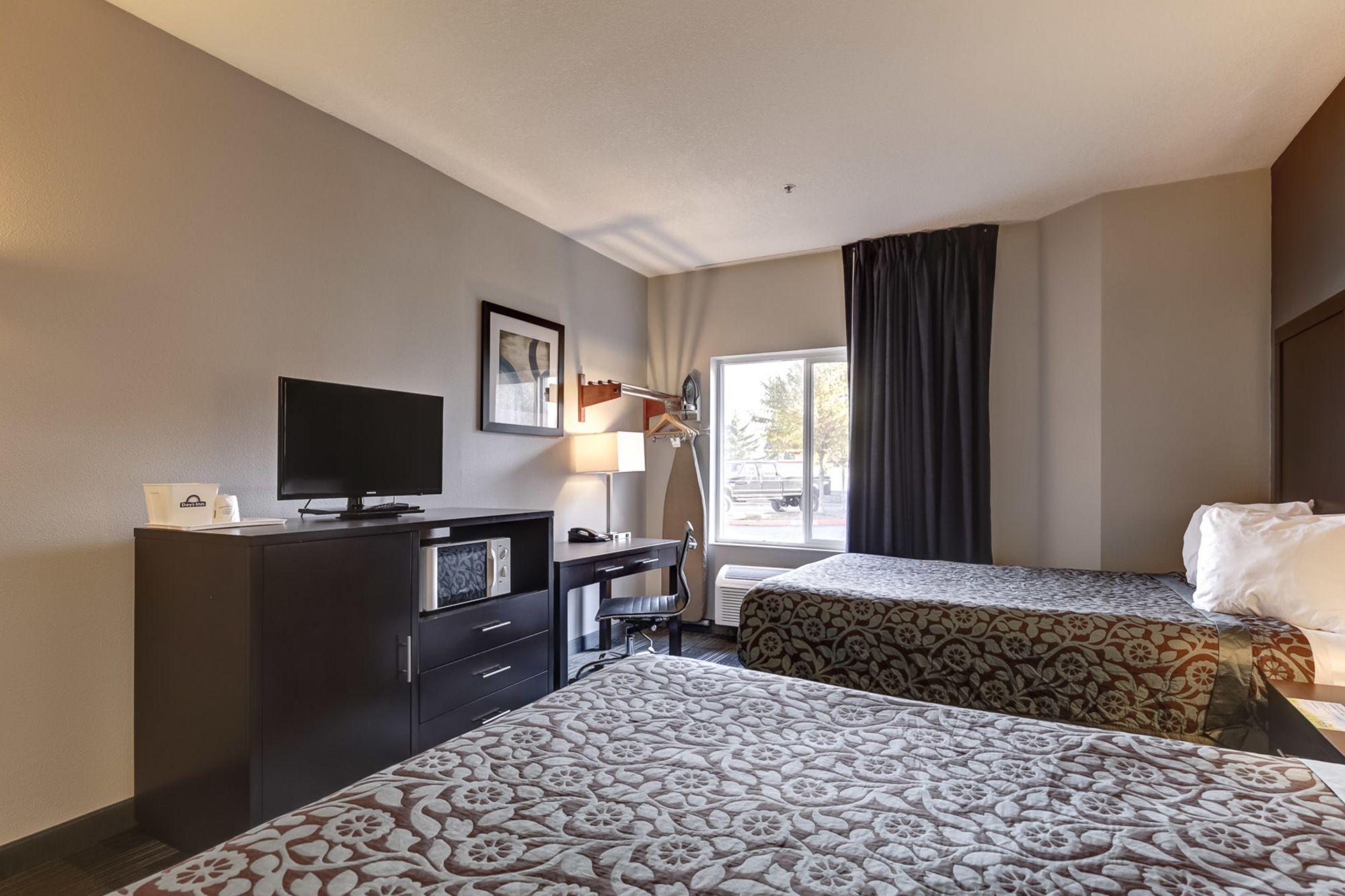 Days Inn By Wyndham Portland East Esterno foto